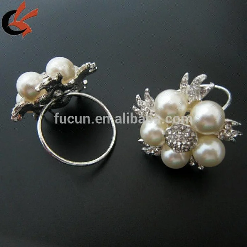 2018 bulk wholesale pearl rhinestone flower napkin rings for wedding table decoration