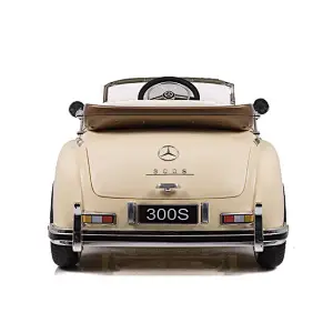 Лицензированный Mercedes Benz