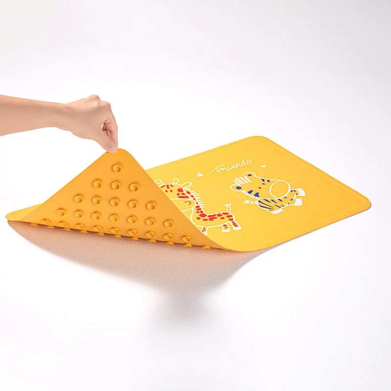 Customizable pattern logo anti slip bath mat with suction cup at bottom rubber bath mat