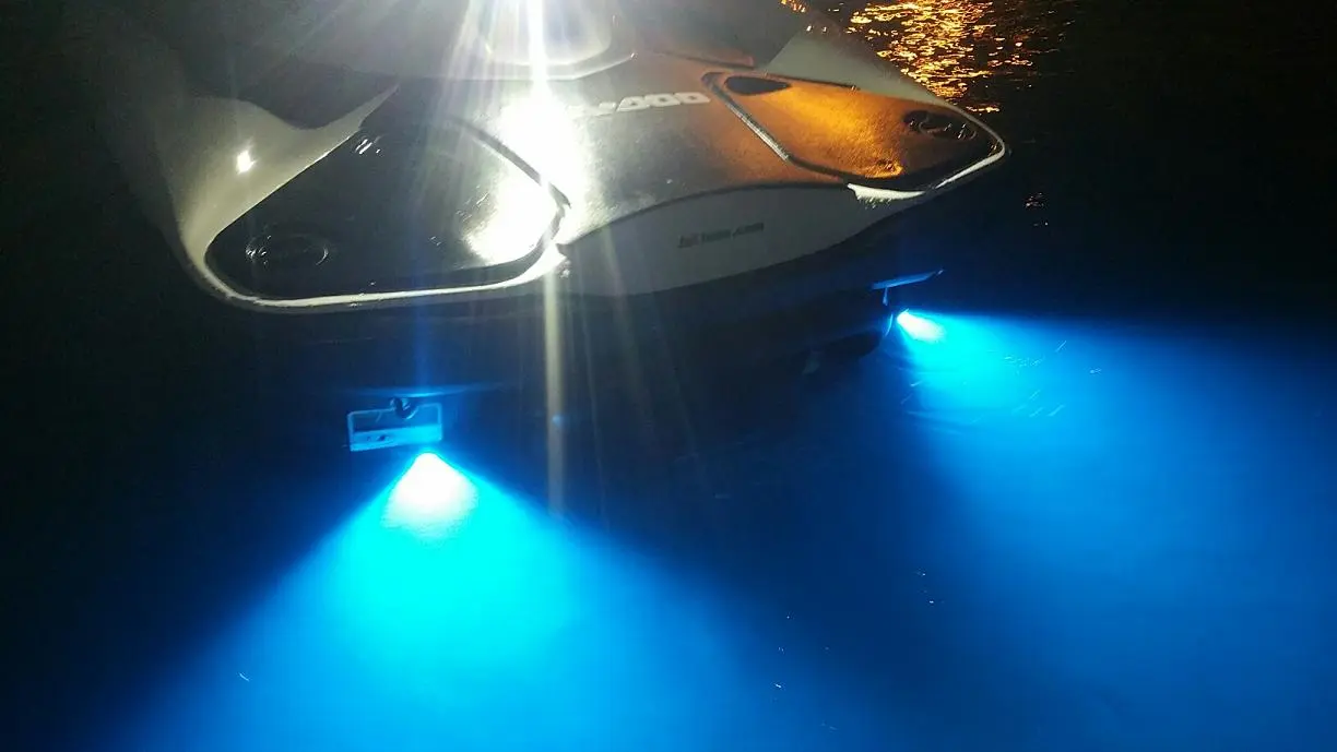LED rock light on boat 2.jpg
