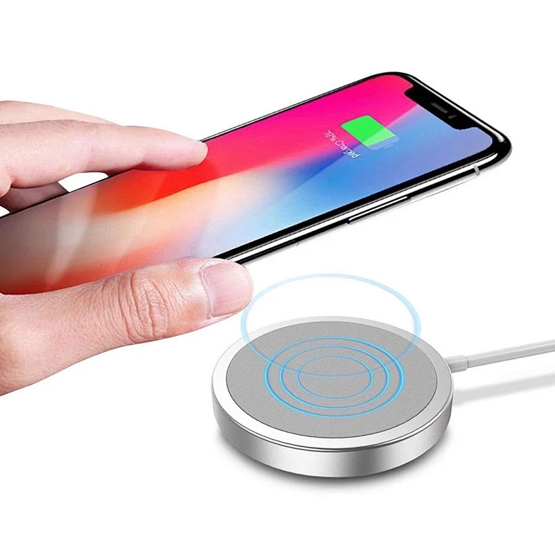 2020 la estación de carga inalámbrica más nueva de los auriculares para el cargador inalámbrico magnético Magsafe del cargador inalámbrico 15W del iPhone