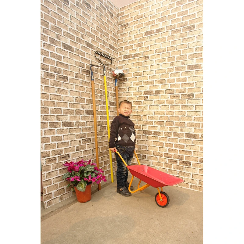 KID'S WHEELBARROW