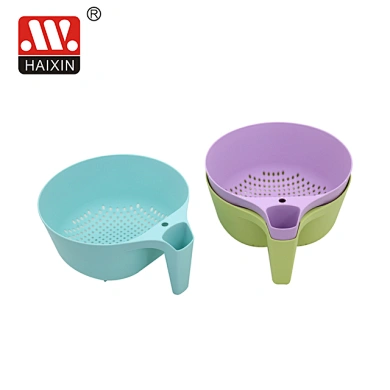 colander with handle