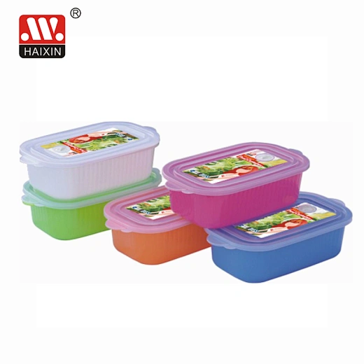 microwavable food container with lid