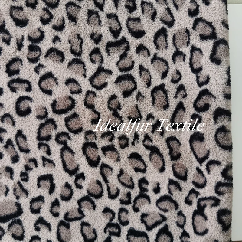 Soft Leopard Printed Rabbit Faux Fur Furry Fabric for Coat