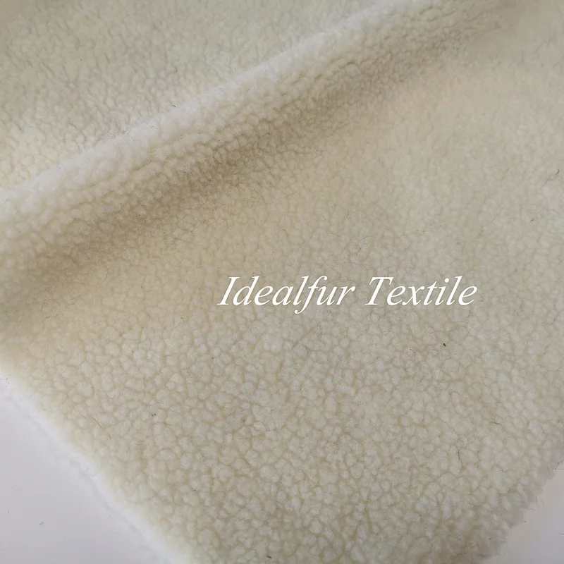 Comfortable Solid Color 100% Polyester Sherpa Fleece Fabric for Coat