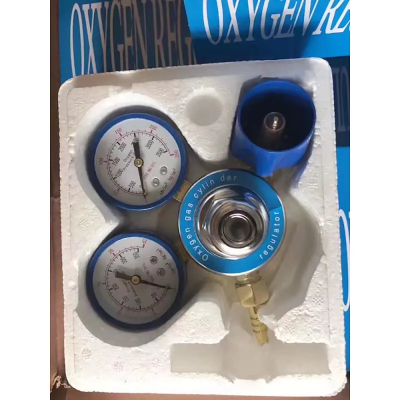 oxygen regulator with two pressure gauges for medical use