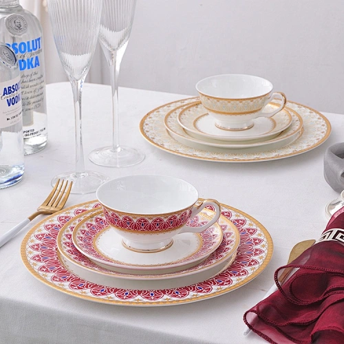 wholesale luxury restaurant color ceramic dinnerware china dinner sets with gold trim