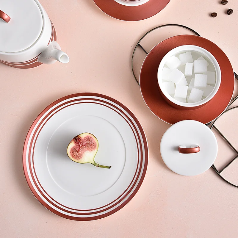 P&T Royal Ware Bone China Factory High Quality Western Style  Bone China Dinner Set Color Design Decal Plates