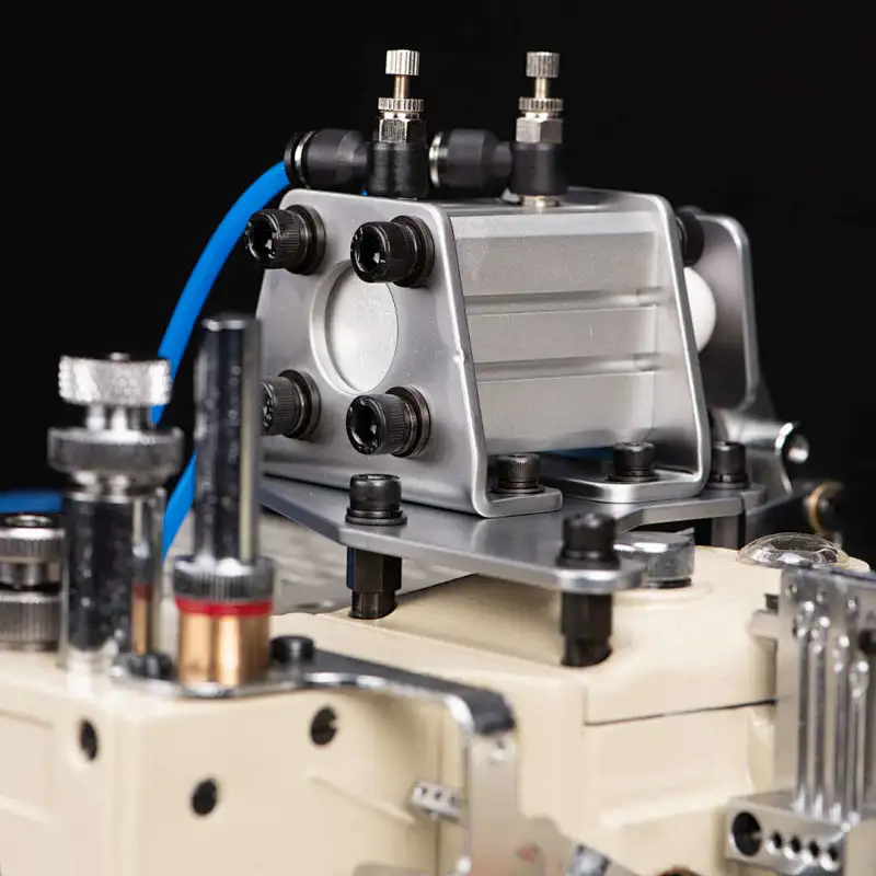 KL-62GD Direct Drive Feed-off-the-arm 4 Needle 6 Thread Flat-seaming Sewing Machine