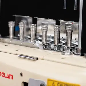 KL-62GD Direct Drive Feed-off-the-arm 4 Needle 6 Thread Flat-seaming Sewing Machine