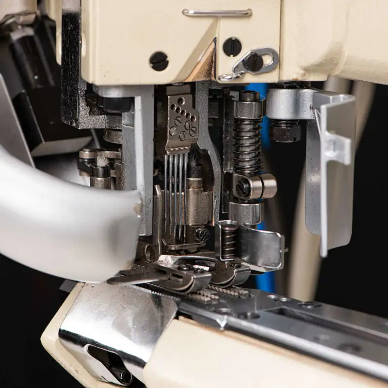 KL-62GD Direct Drive Feed-off-the-arm 4 Needle 6 Thread Flat-seaming Sewing Machine