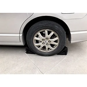 Wholesale Wheel Chock Car Stop Black Rubber Bumper Wheel Chock Stopper Truck Wheel Chock For Tyre Stopping