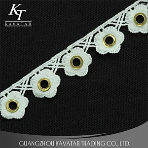 Kavatar Fashion Small Flower Design White Eyelet Lace For Wedding Dress