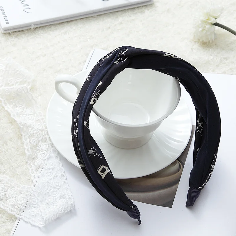 Korean version of European and American headbands for women 2020  winter headband  retro hair band  headbands wholesale