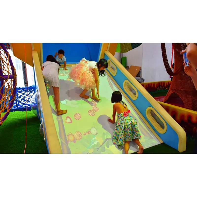 2020最新儿童室内滑梯互动投影游戏，为儿童提供室内滑梯软性游乐场
