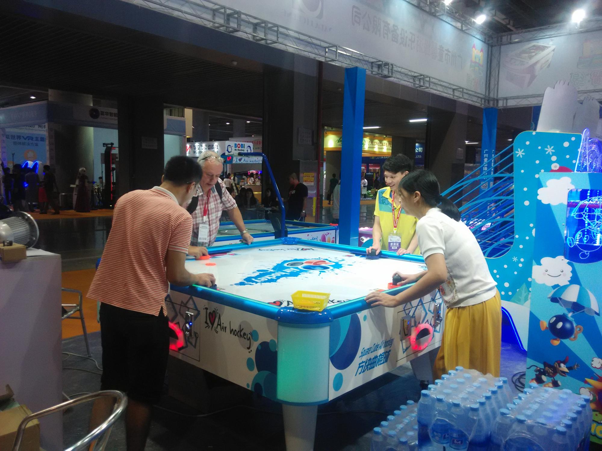 桌上空气曲棍球