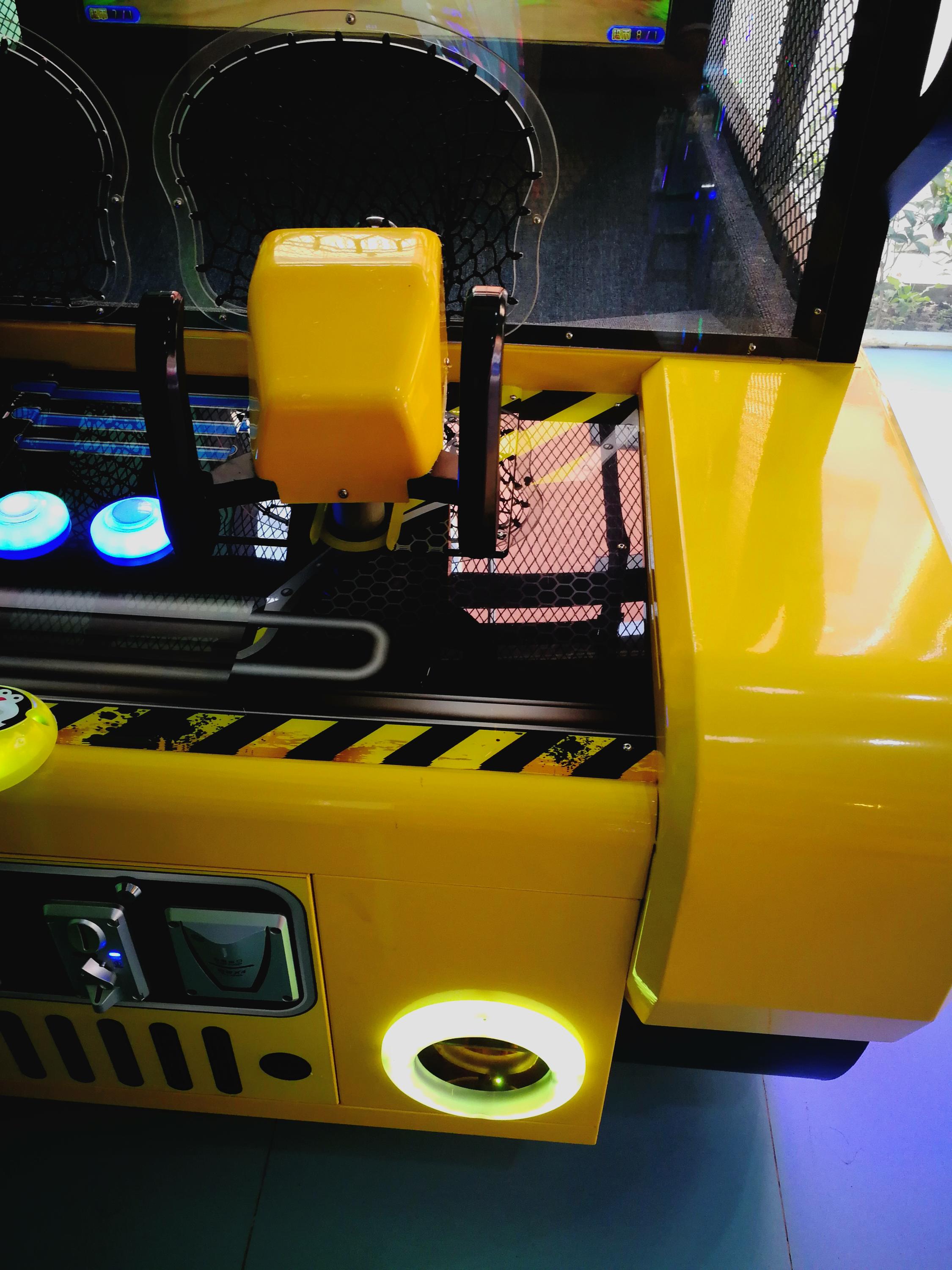 shooting balls arcade video games machine
