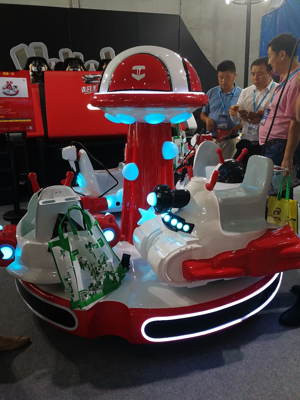 3座vr蛋椅