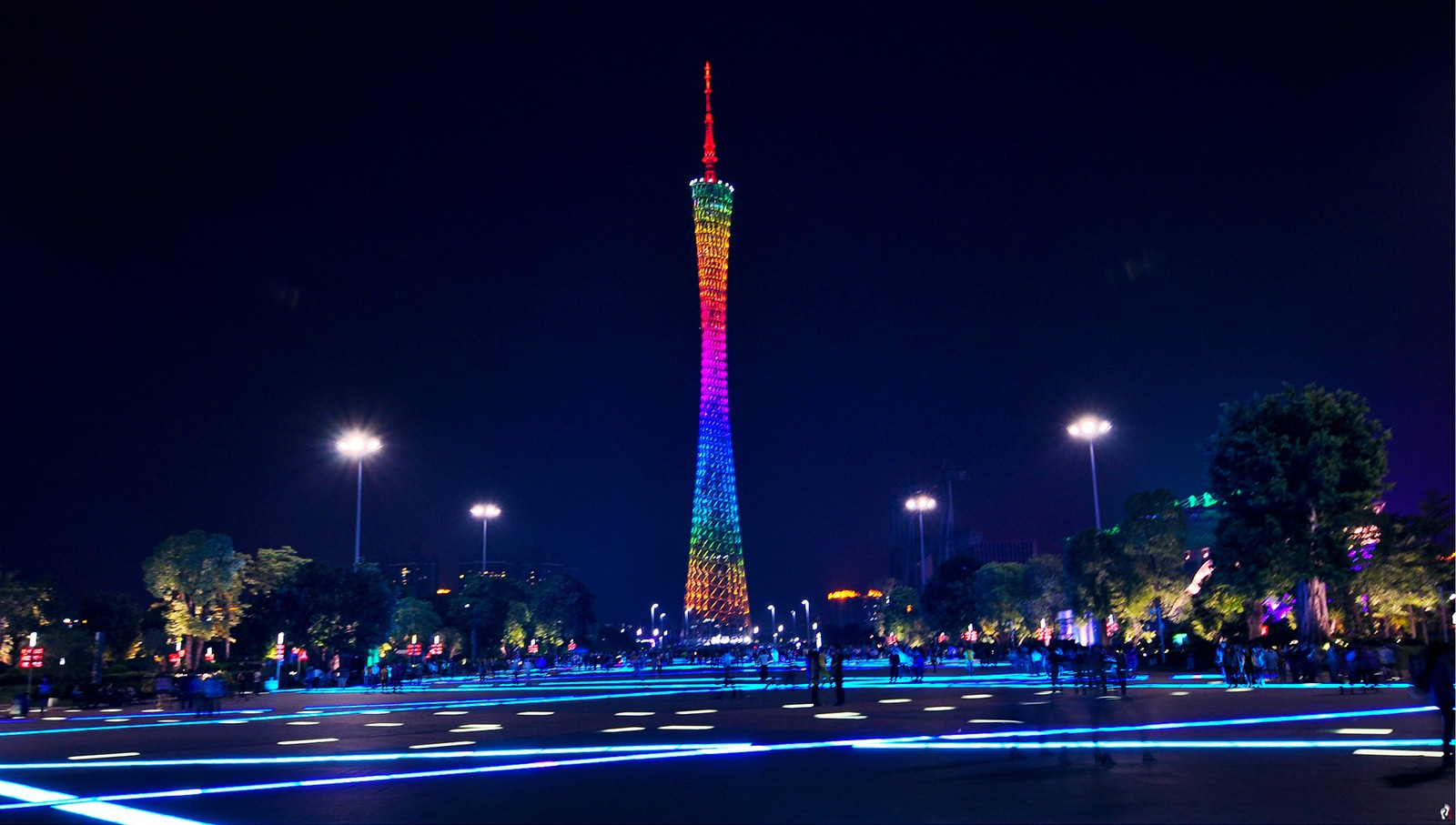 廣州花城廣場 - LED發光磚 - 先朗照明