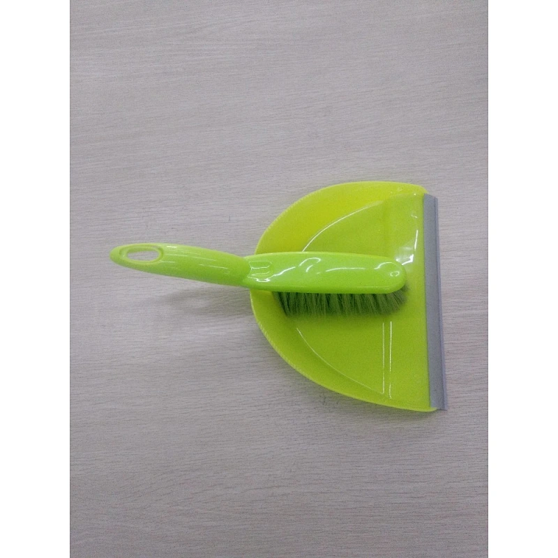 dustpan wiht brush