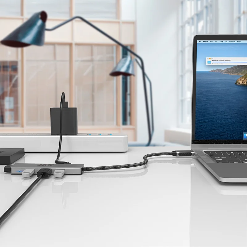 4 port USB-C 3.0 Hub with BC1.2 for data transmission and fast charging
