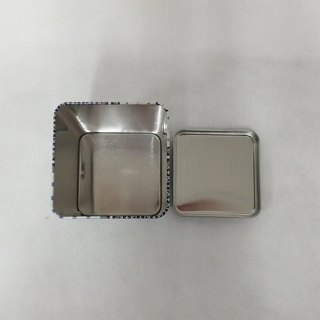 Store your food with our square tin canisters. Durable and stylish, available in a variety of sizes and designs.