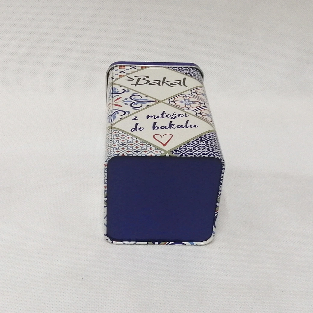 Store your food with our square tin canisters. Durable and stylish, available in a variety of sizes and designs.