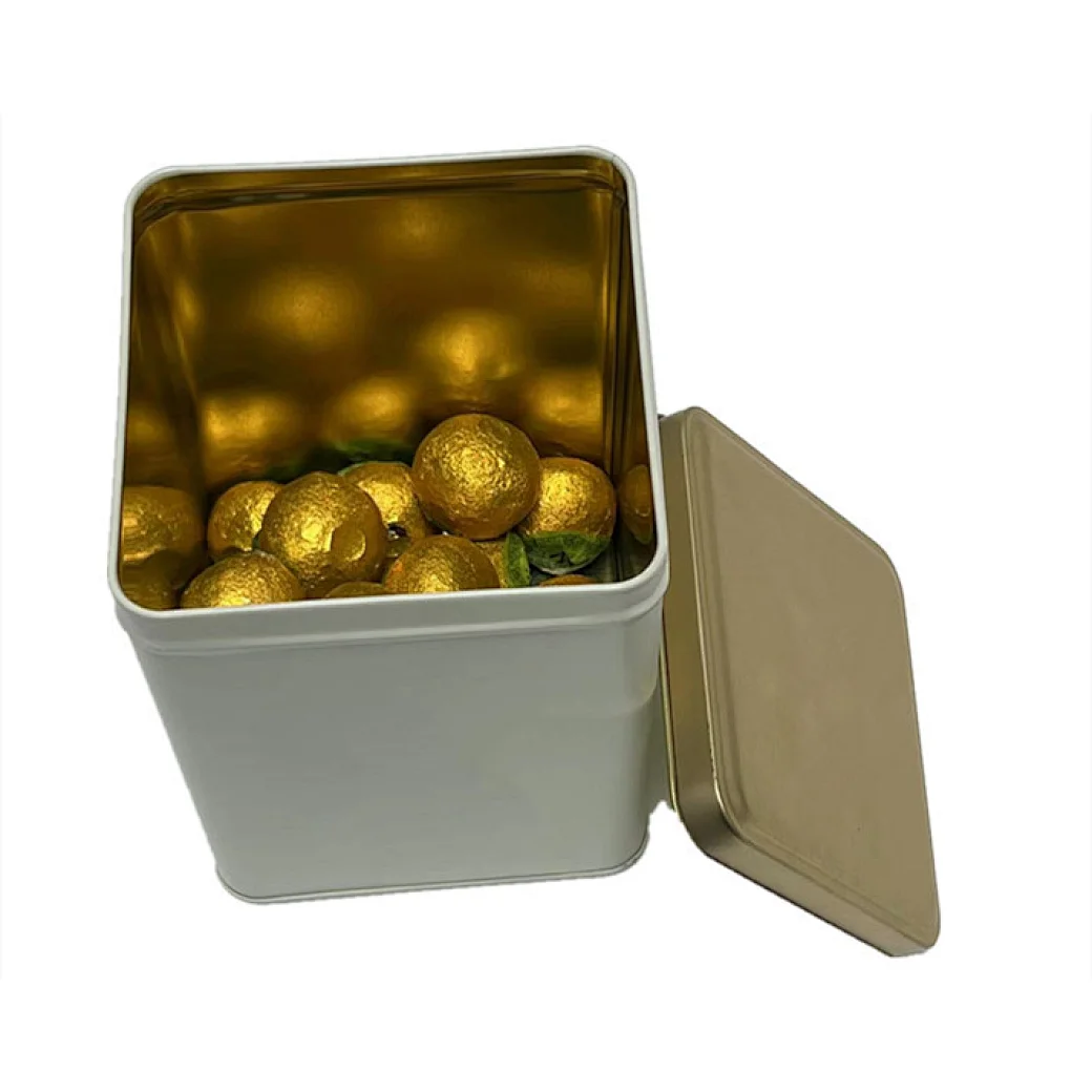 Bring a vintage touch to your tea collection with our old tea tins. Available in a variety of traditional and unique designs, these tins are perfect for storing loose leaf tea and tea bags.