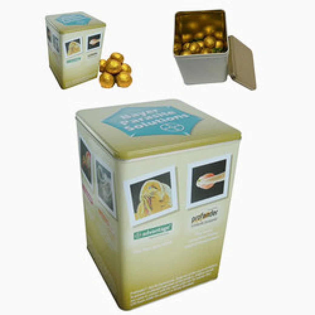 Bring a vintage touch to your tea collection with our old tea tins. Available in a variety of traditional and unique designs, these tins are perfect for storing loose leaf tea and tea bags.