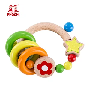 2018 Hot early educational circle infant clutching wooden baby rattle toy for all ages