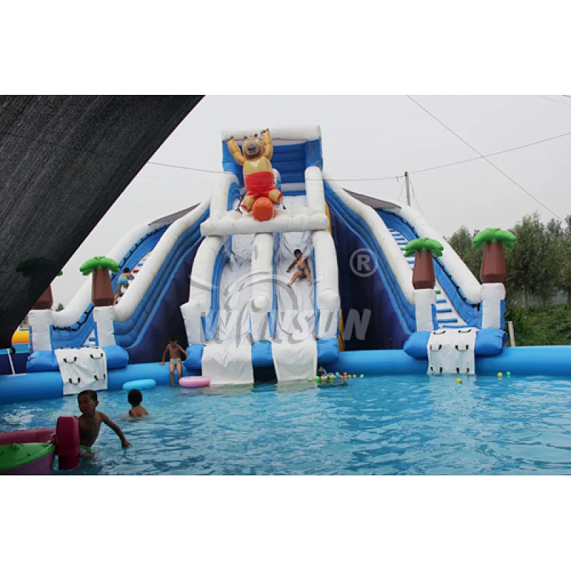 Ballon bear inflatable water slide