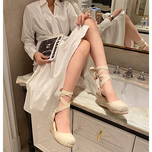 DEleventh Shoes Woman Straw Plaited Article Party Shoes New Round Toe Ankle Crossed Strap Wedges Sandals Beige Black Wholesale