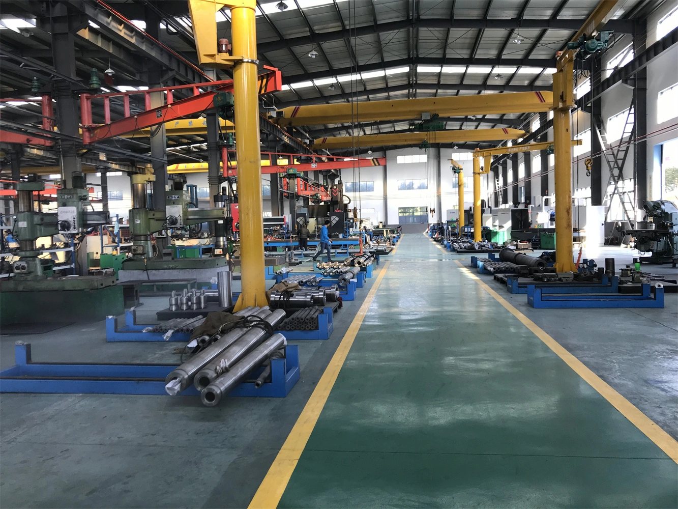 injection molding screw barrrel, E.J.S INDUSTRY CO., LTD produce them frequently and often for OEM machine builders as well as end users.