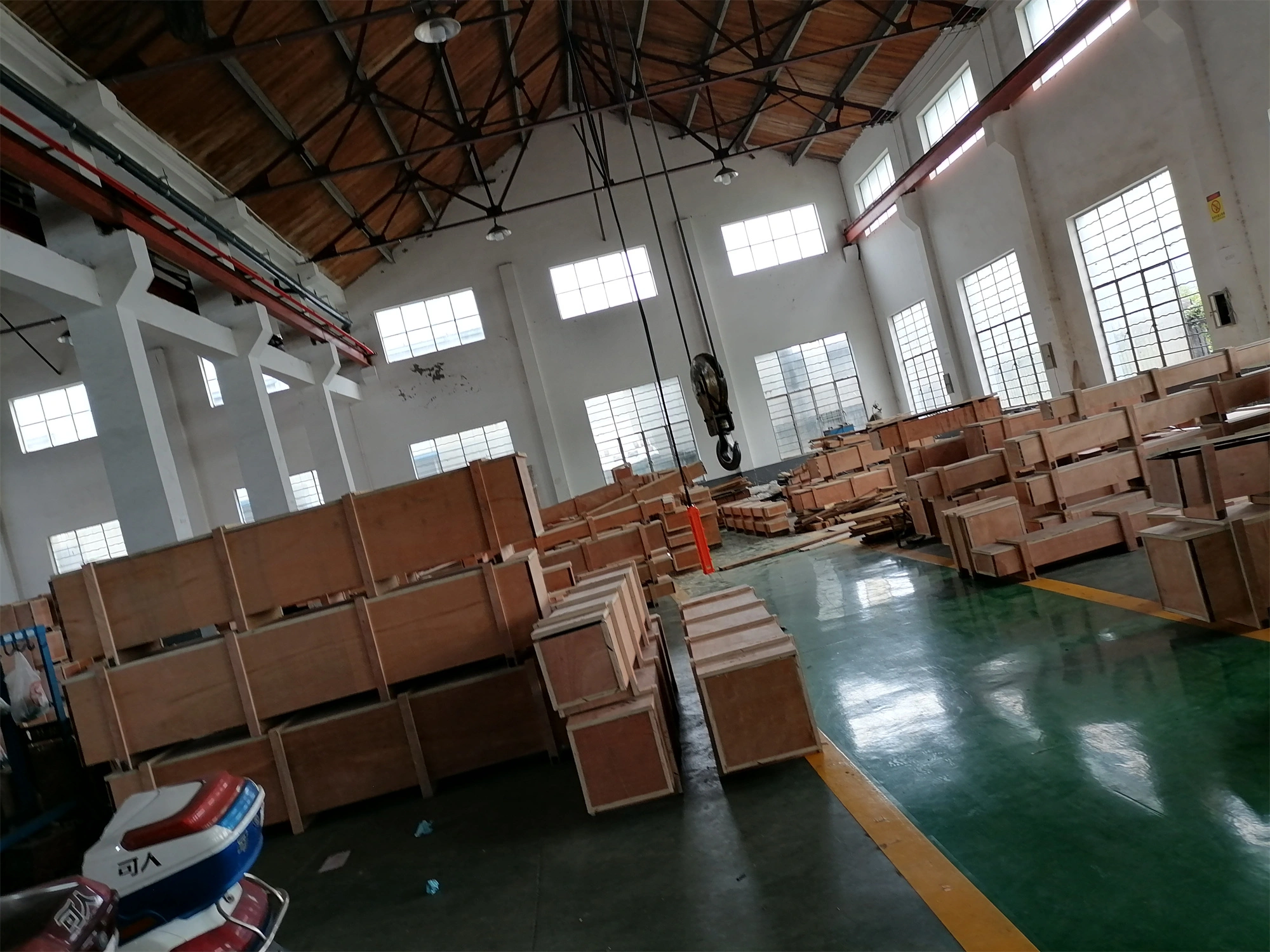 Screw for Injeciton Moulding Machine, E.J.S INDUSTRY CO., LTD produces tons every year with high quality steel, from 38CrMoAlA to SKD61, from 34CrAlNi7 to Hastelloy. Contact EJS for get your screws now!