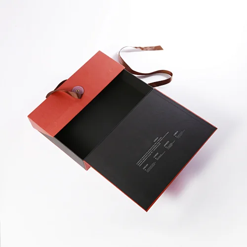 Benutzerdefinierte Stempel Logo spezielle starre Pappe Clamshell Stil Luxus handgefertigte Verpackung mit Satinband Geschenkbox
