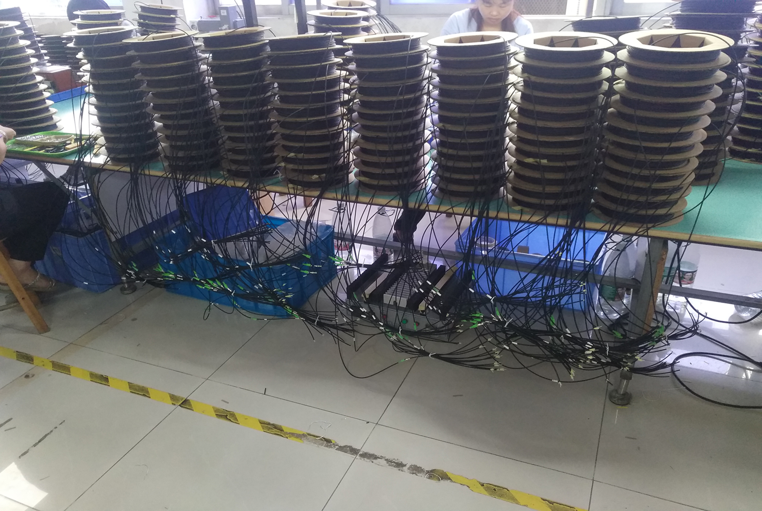 Cardboard Reel Type Packing SC APC Optic Fiber Patch Cord FTTH Drop Cable Assemblies with Pulling Eye