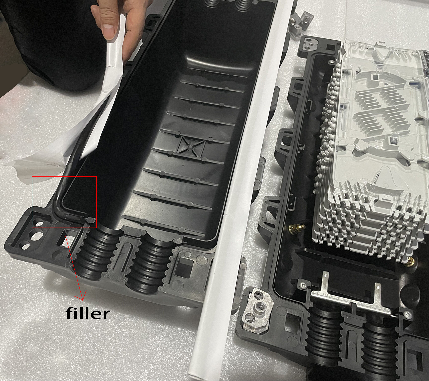 72~144 Core 2 in 2 out Horizontal Type IP67 fosc Fiber Optic In line Splice Closure With Air Valve