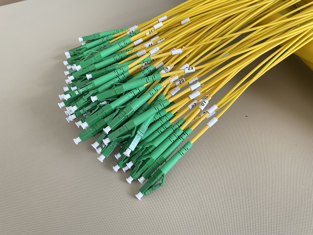Multi Core Fan Out Fiber optic patch cable 96 Core LC APC Single Mode simplex G652D Fiber Optic Patch Cord