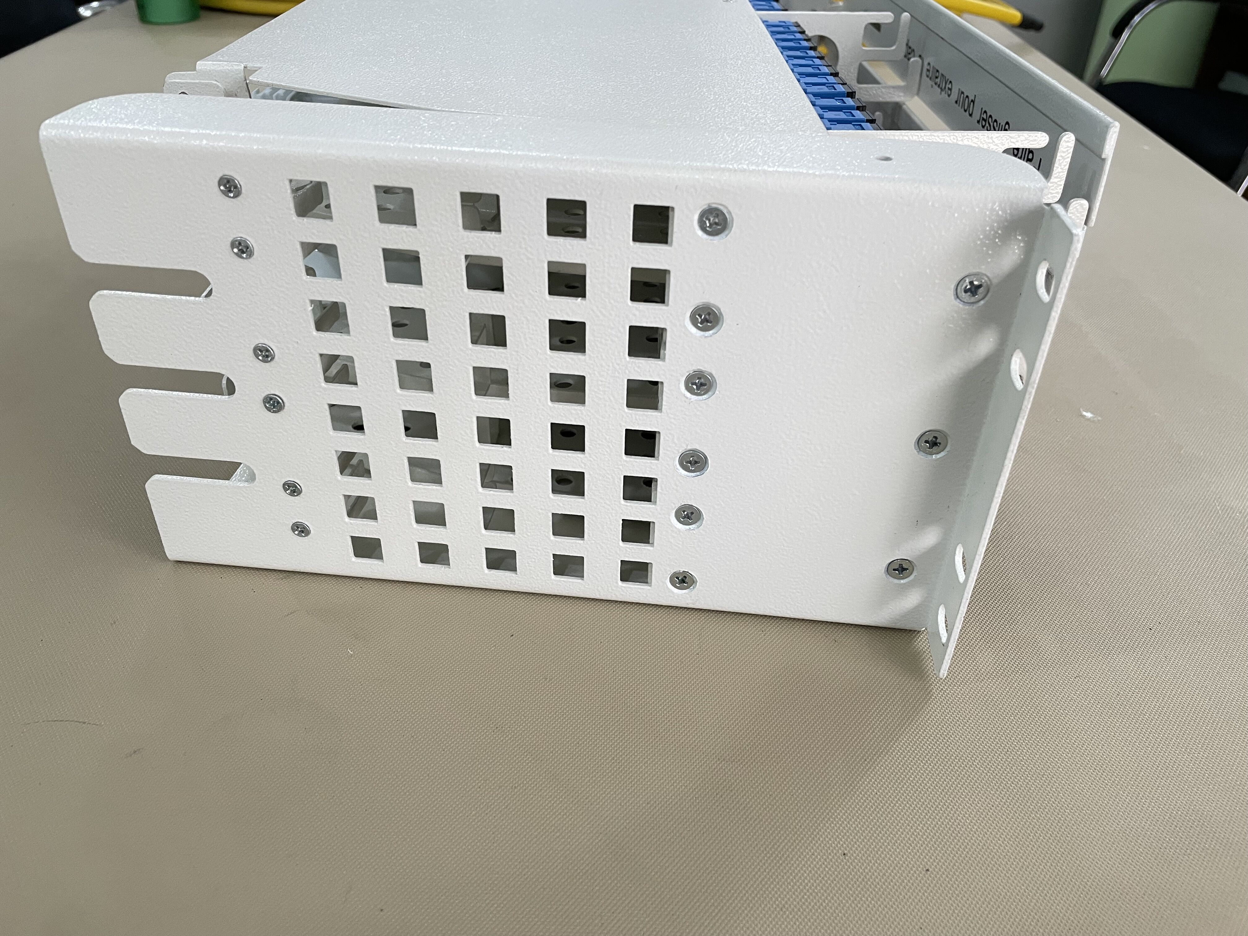 3U 19 inch IP20 Rack Mount Sliding Drawer Type 144 core fiber optic patch panel with Splice Tray