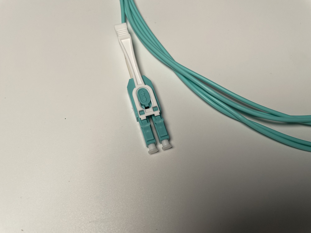 Push-Pull LC UPC Fiber Optic Uniboot patch cord With push pull tabs OM4 PVC 2.0mm 1M LC UPC Uniboot Patch Cord