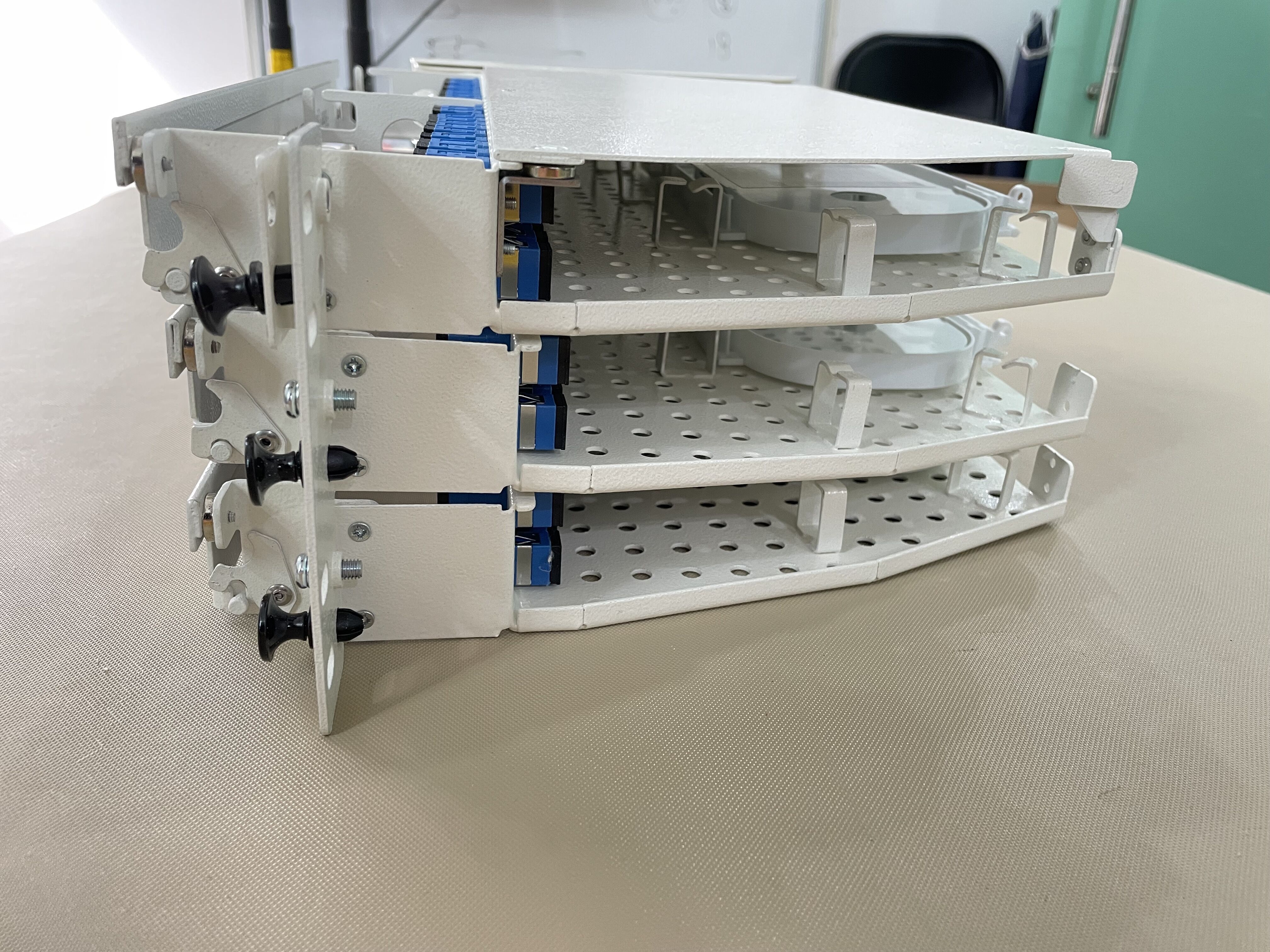 3U 19 inch IP20 Rack Mount Sliding Drawer Type 144 core fiber optic patch panel with Splice Tray