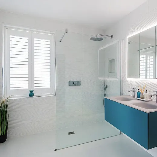 plantation shutter