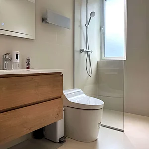 Δημιουργήστε μια χαλαρωτική όαση με τον μινιμαλιστικό μοντέρνο χώρο μπάνιου της TONA