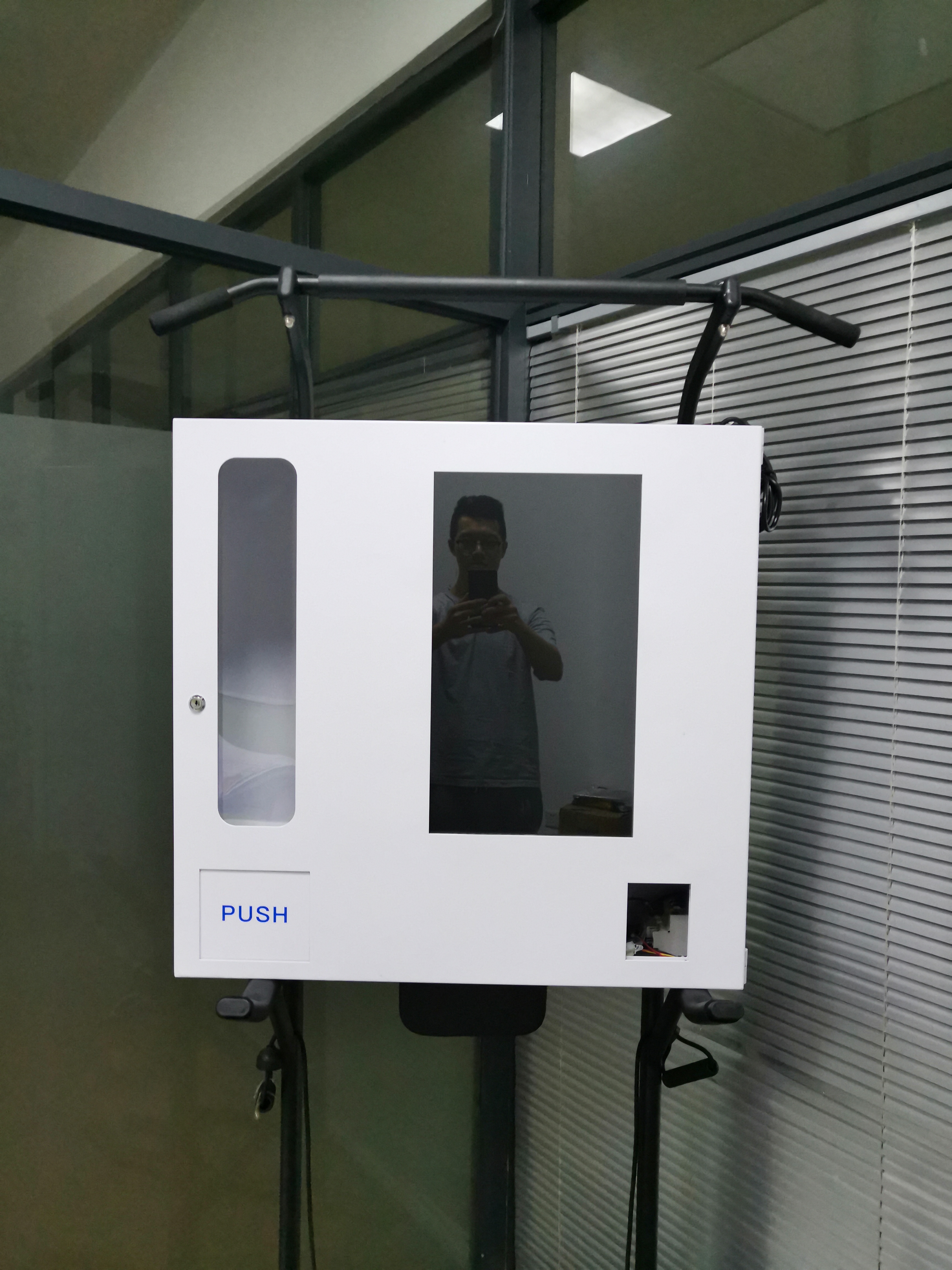 Cigarette vending machine payment system