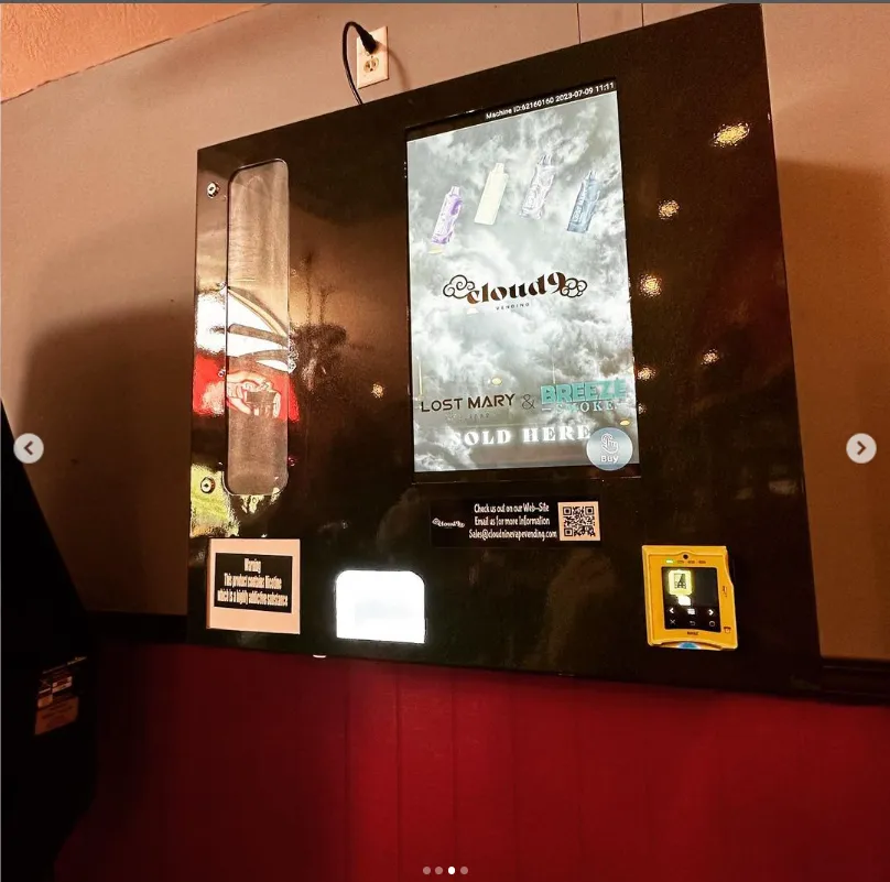 wall-mounted vape vending machine with convenient shopping experience for selling vape e-cigarette in Ohio,USA