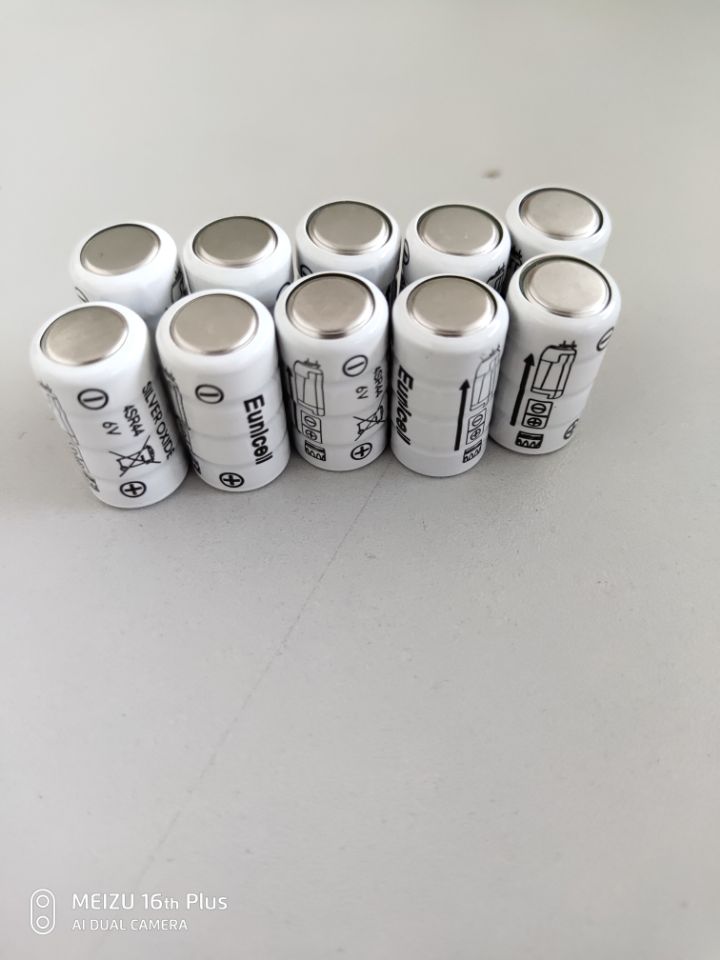 thumbnail image 2 of Vinnic S1325, 4SR44, S28PX, V28PX, PX28 Silver Oxide 6V Battery 2 of 11