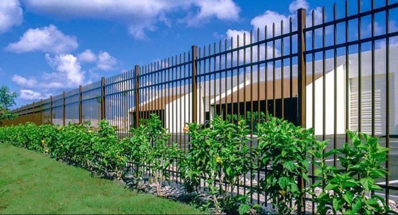 custom aluminum fence price