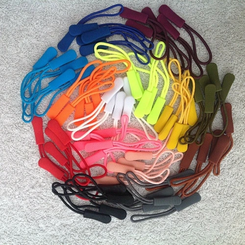 Multi-Color Zipper Puller
