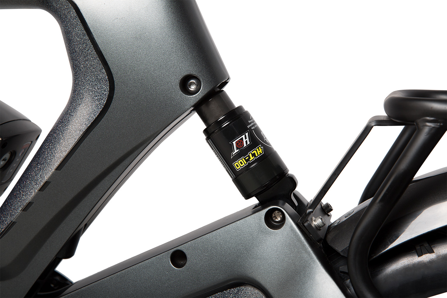 The rear shock absorber with front fork shock makes K6F have the ultimate shock absorption ability.